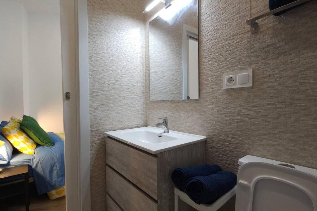 M1 Loft Privado 4 Personas Apartment Madrid Bagian luar foto